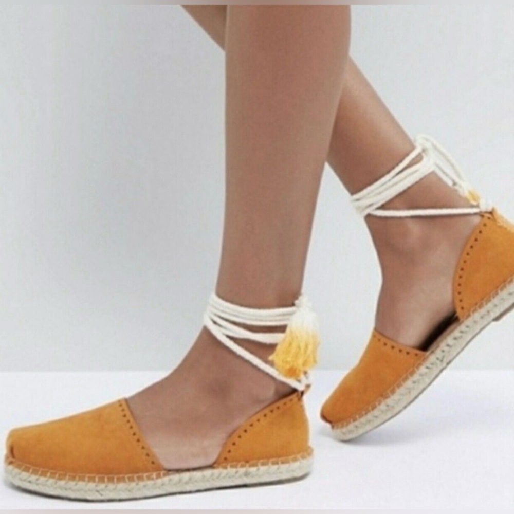 TOMS|Women's Tan burnt orange Boho Espadrilles with Tassels ankle tie strings•••